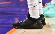 开云app-狄龙穿着Kobe4，空砍33分7篮板1助攻